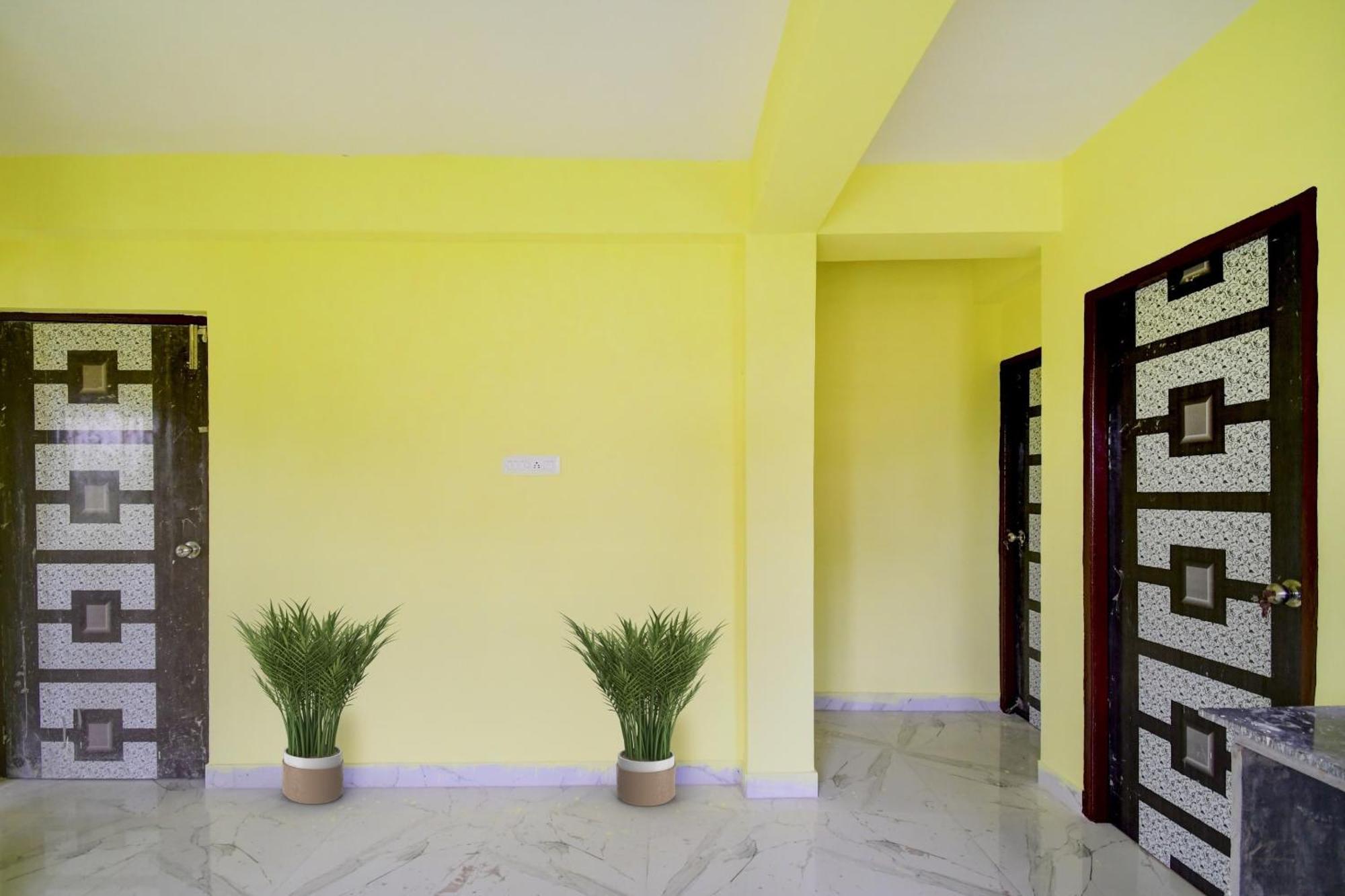 Super Hotel O 4 Friends Kolkata Bagian luar foto
